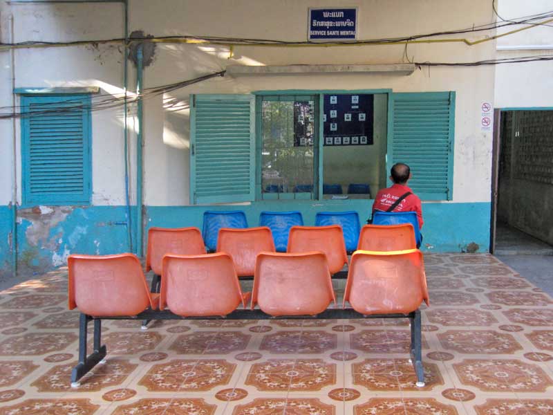 Waiting area in front of the psychiatric ward