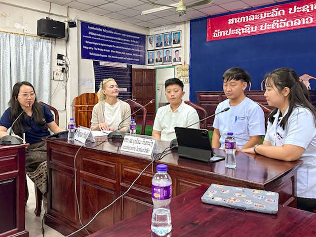 Conversation in a meeting room